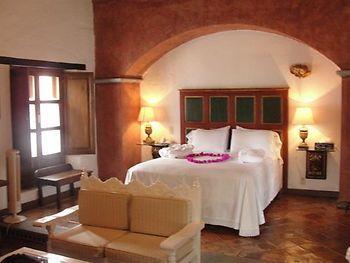 Hotel Posada Maria Cristina Куернавака Екстериор снимка
